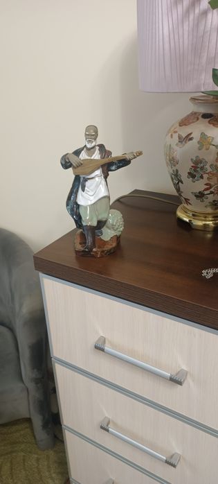 Orientalna figurka szkliwiona Vintage