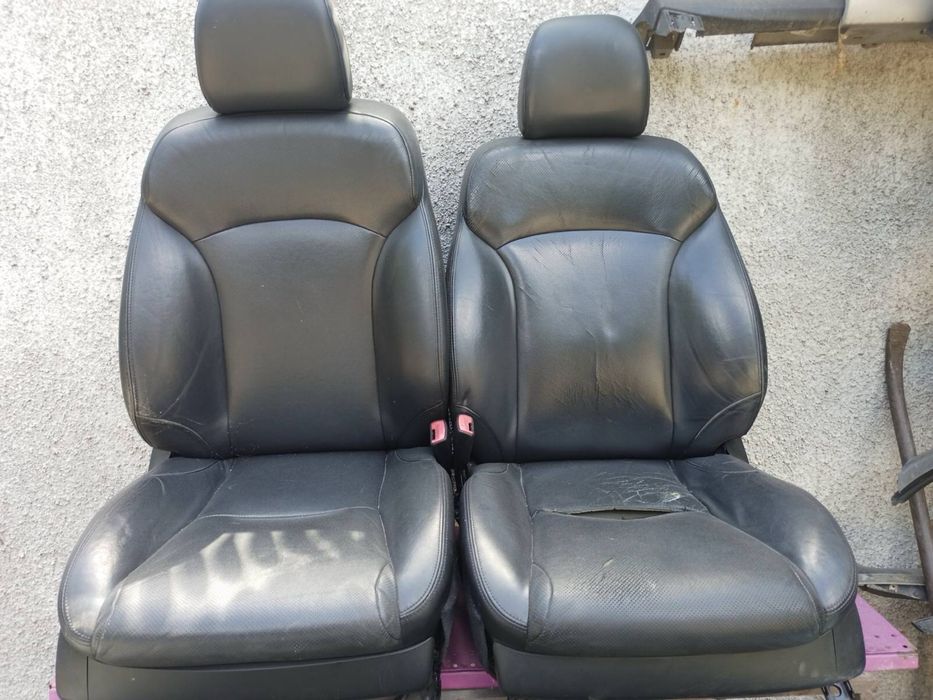 Передние кожанные сиденья is 300 лексус