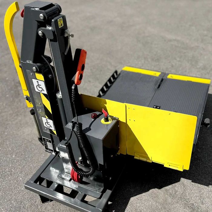 Гідроборт для інвалідних візків 300 кг DLP 7001 платформа 1200 × 790мм