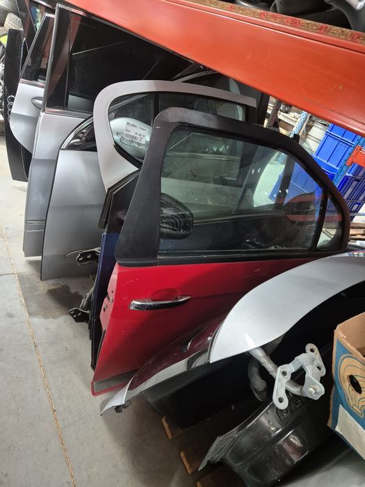 Grande stock de portas multimarcas