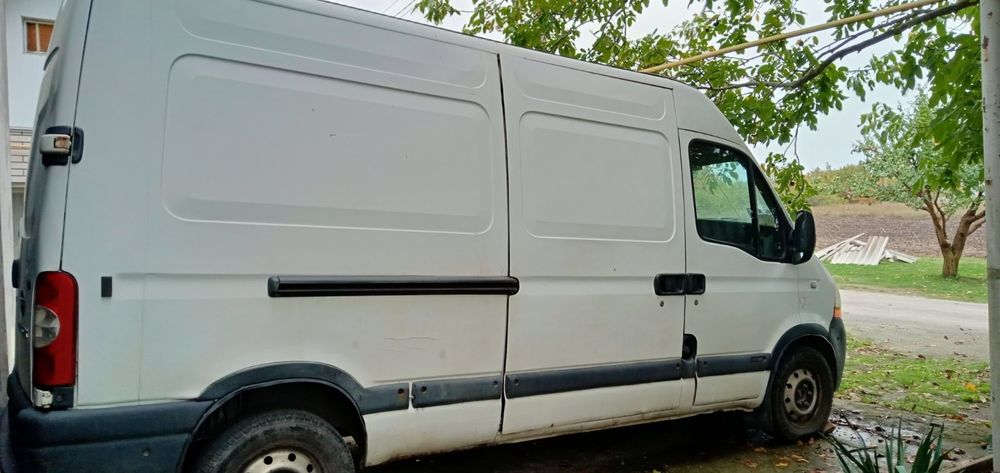 Nissan Interstar. Сел и поехал
