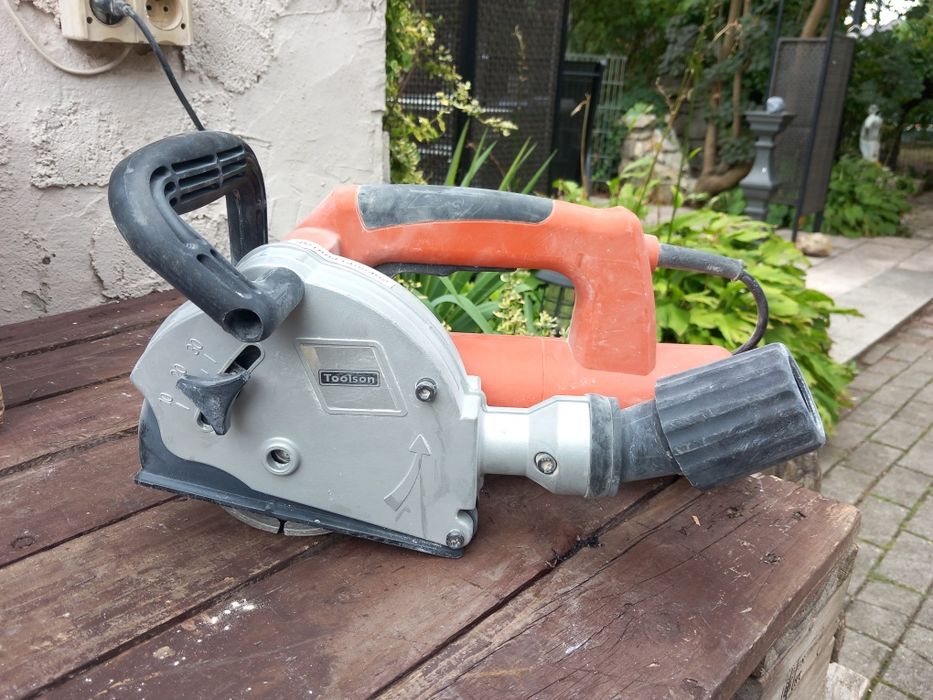 Bruzdownica marki Toolson w walizce Pro-Mf 1320