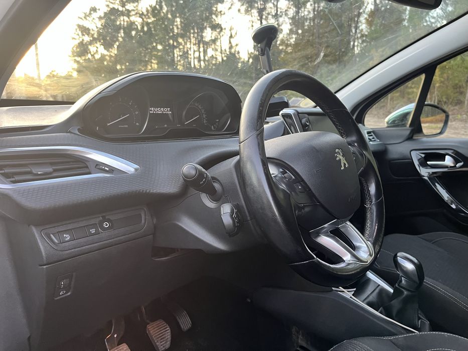 Peugeot 208 1.6 hdi 2019 — photo 5