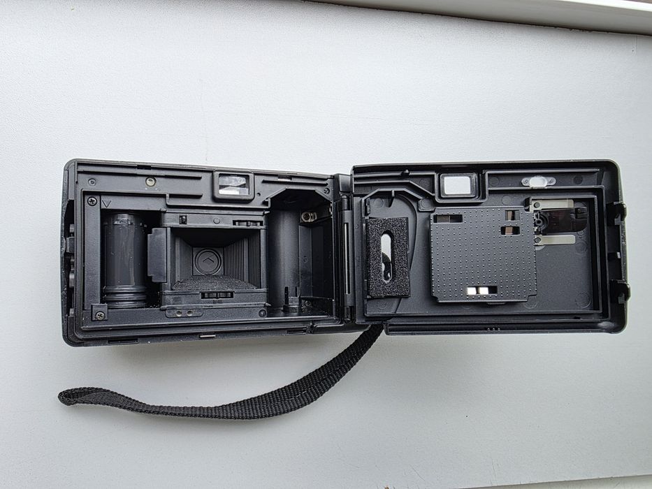 Плівковий фотоапарат Minolta AF-Big Finder