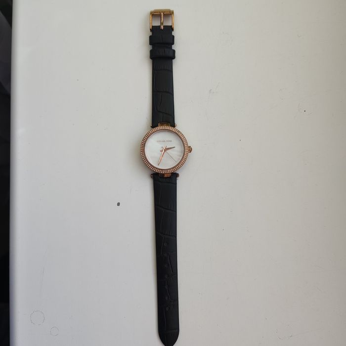 Продам женские часы Michael Kors!