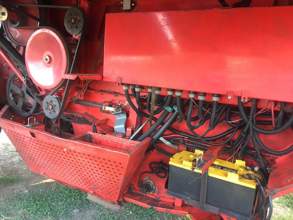 Комбайн Massey Ferguson 40 RS