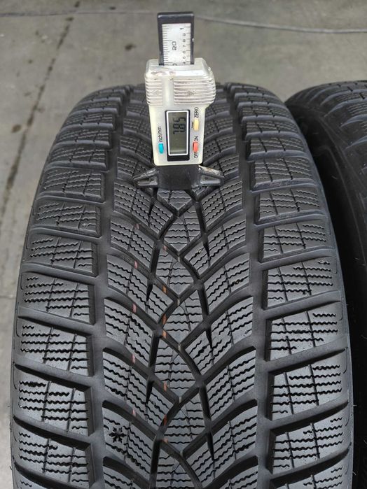 ПАРА 2ШТ R18 225 45 RunFlat GoodYear UltraGrip зимові шини з BMW