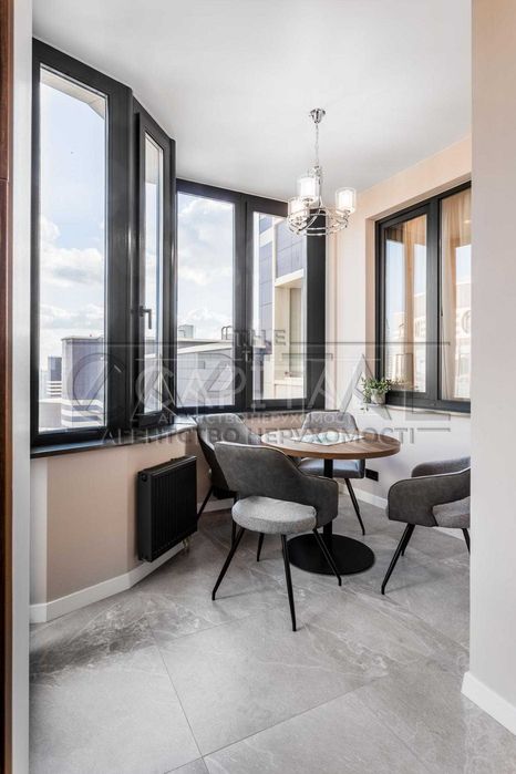Apartment in Kyiv - More