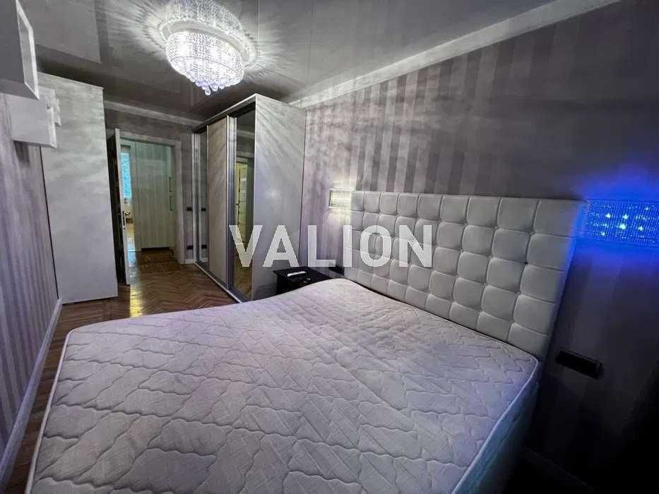 Продаж 3к.квартири Є. Коновальця 29а, Печерськ, метро Печерська