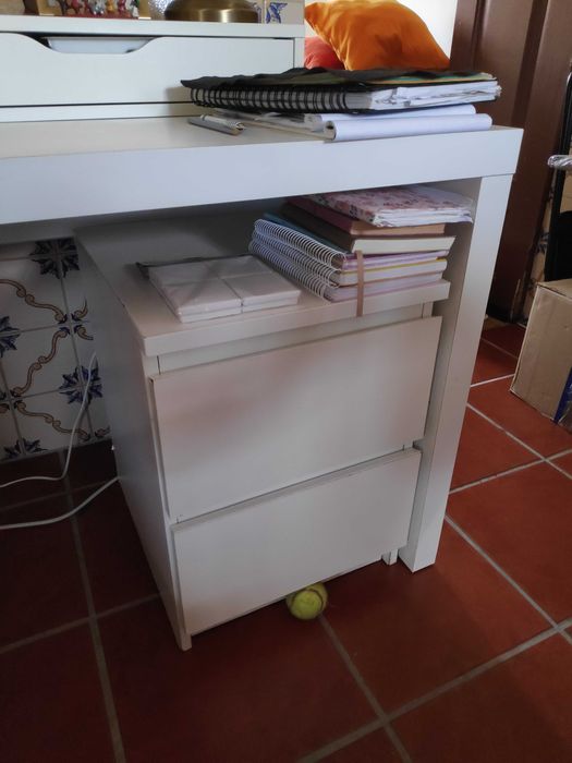 Secretária+Módulo chão+Gavetas