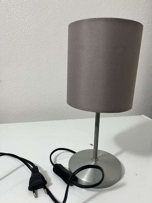 Candeeiros cinzentos