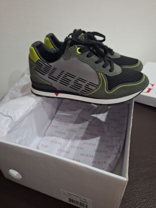 Sapatilhas Guess tamanho 36