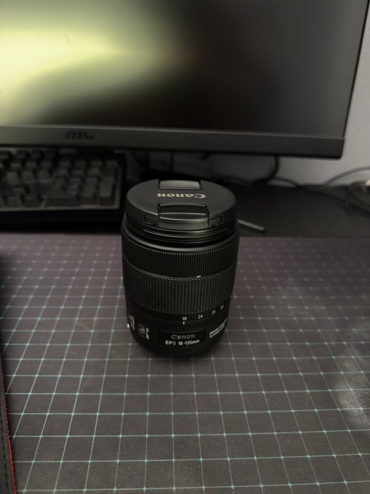 Máquina Fotográfica Canon 90D + Objetiva EFS 18-135mm + mala