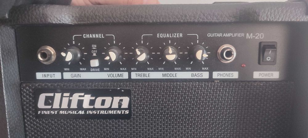 Clifton M-20  amplificador para guitarra elétrica