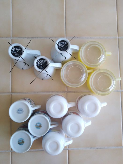 Conjunto de 13 Chávenas + Conjunto de 10 Pires