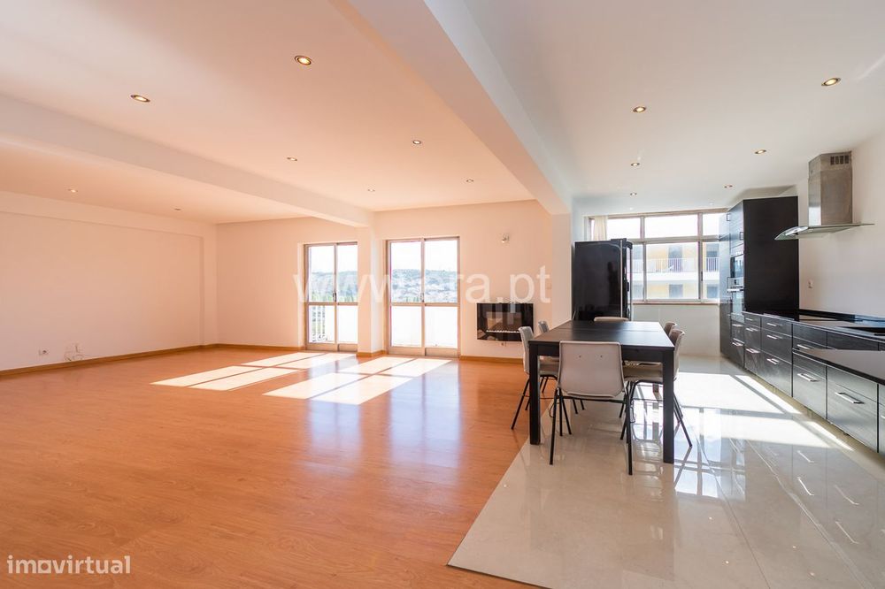 Apartamento T3 (atual T2) no centro de Odivelas