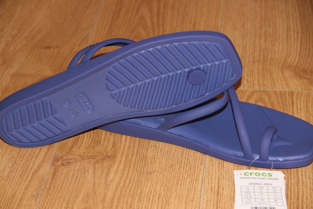 Жіночі сандалі в'єтнамки Crocs Miami Toe Loop sandal W8, W9 крокс нові