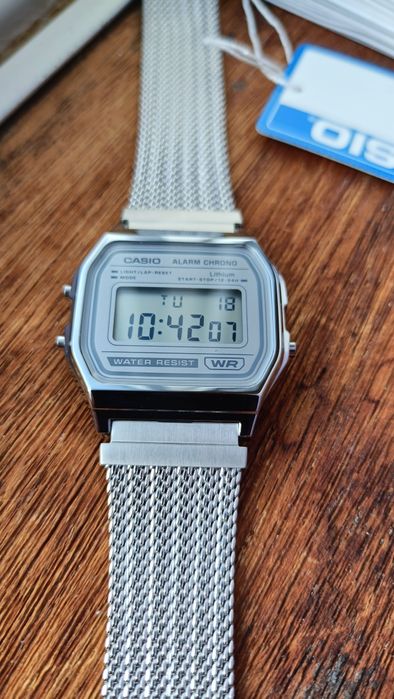 Casio A158WEM Bracelete Malha de Aço