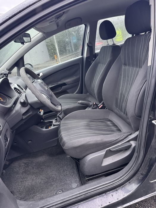 Opel corsa 2010 poucos kms