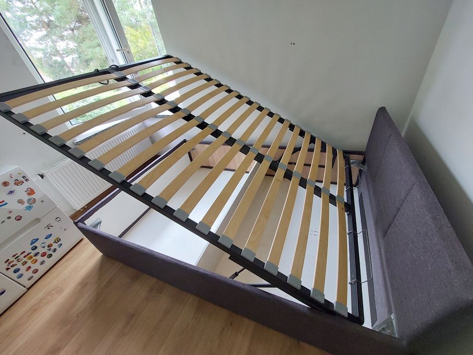 Łóżko 145x200 kontynentalne tapicerowane z materacem