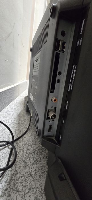 TV MANTA 32 cale + pilot