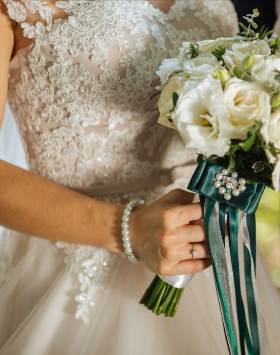 Весільна сукня (жіноча)