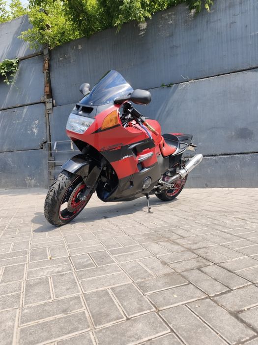 Honda CBR 1000F  SC25