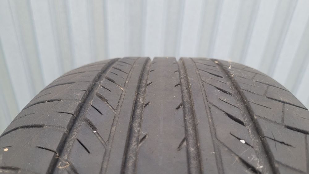 Opony Yokohama BluEarth E70 225/55R18