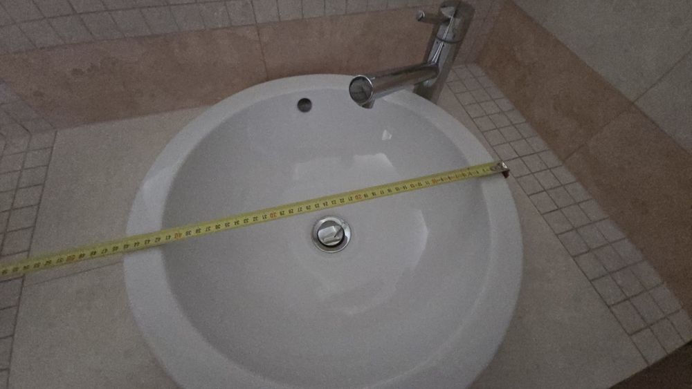 Kabina prysznicowa, umywalka, wc