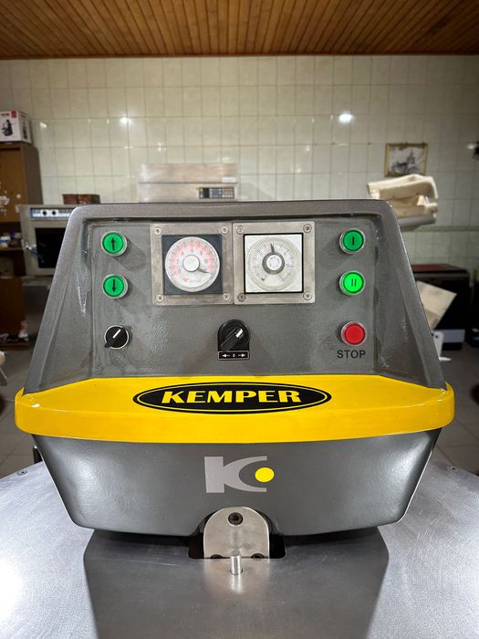 Тестомес Тестомесильныая машина с подкатной дежей Kemper SPA 125