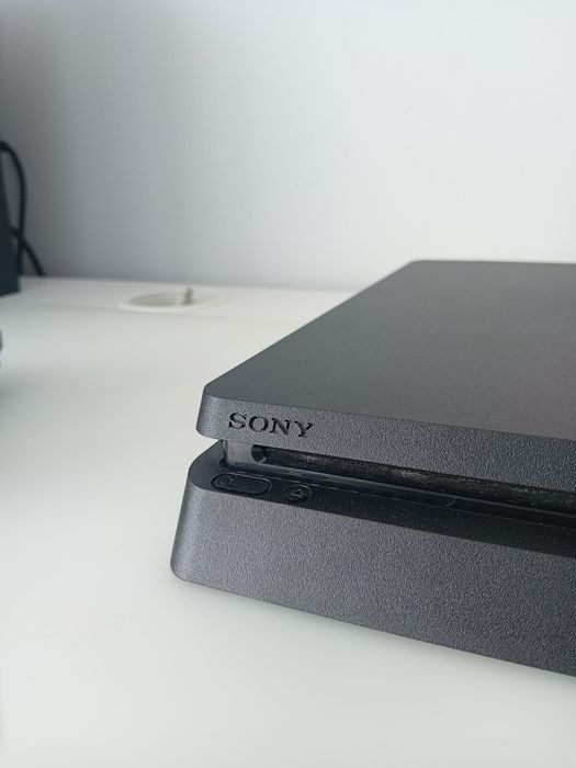 Playstation 4 Slim 1tb com 2 comandos originais