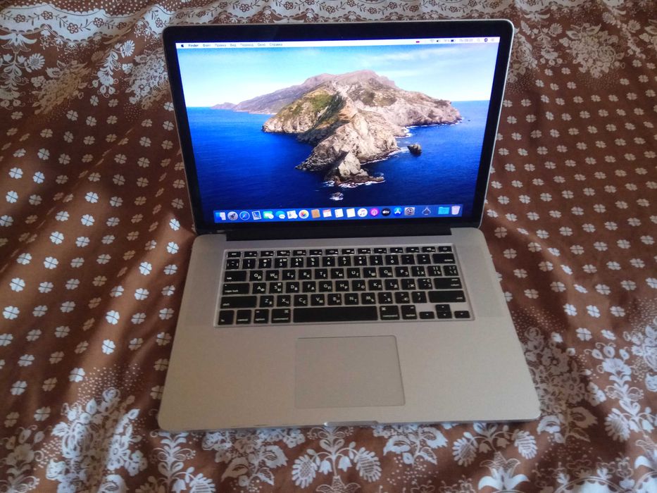 Macbook Pro 15'– Retina 4 ядра/Core i7/ 8Gb/ SSD 256Gb/2 години