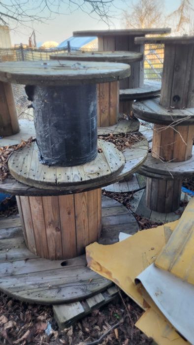 Bębny kablowe drewniane. .