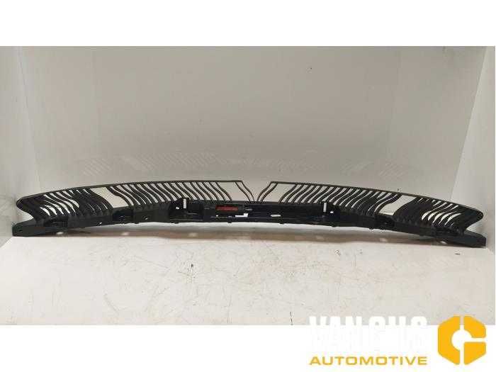 Направляющая крепление усилитель бампера зад Тигуан 18- Tiguan кранште