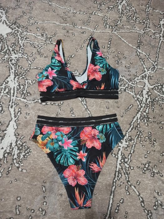 Продам новий купальник, розмір L (48-50) топ і труси