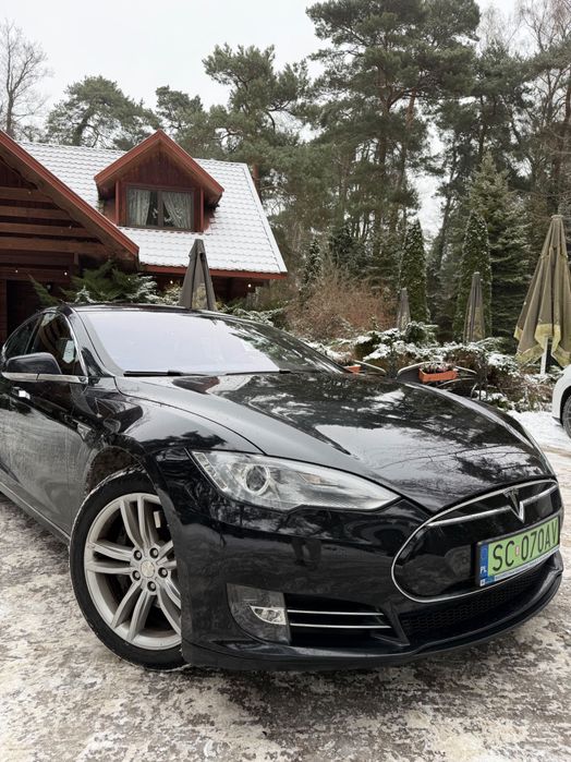 Tesla S85 rezerwacja