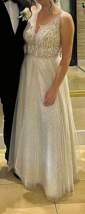 Brokatowa Suknia Ślubna