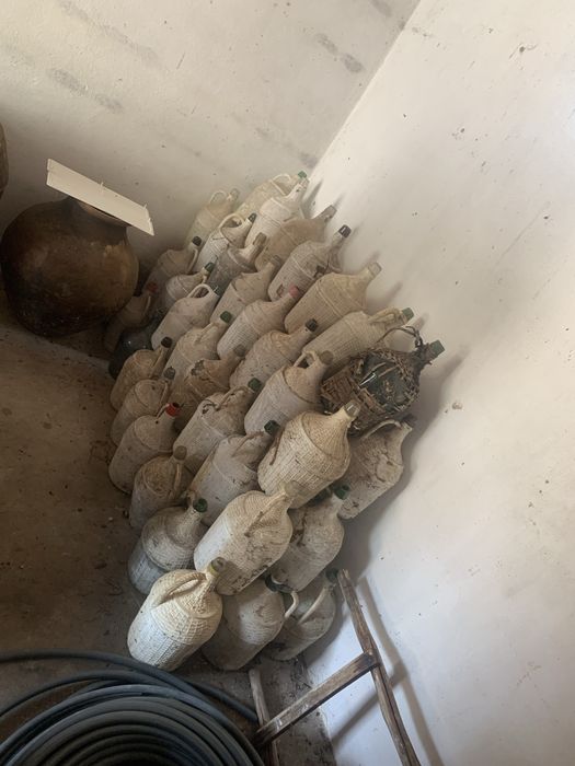 Vendo garrafões de vidro 5Litros