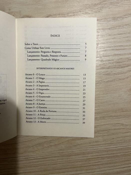 • Pequeno Grande Livro do TAROT A Magia nas Cartas