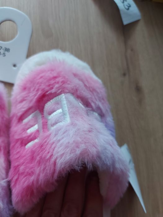 Nowe urocze kapcie ciapy włochate 37/8