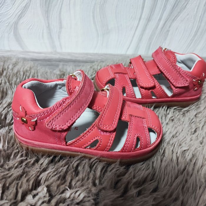 Шкіряні босоніжки Elefanten 21р