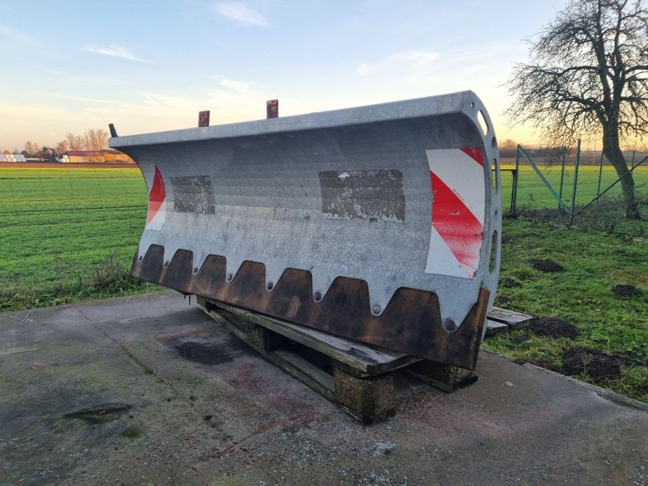 Pług do śniegu komunalny lemiesz multicar traktor pfau