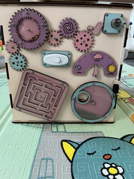 Бізікуб для малечі