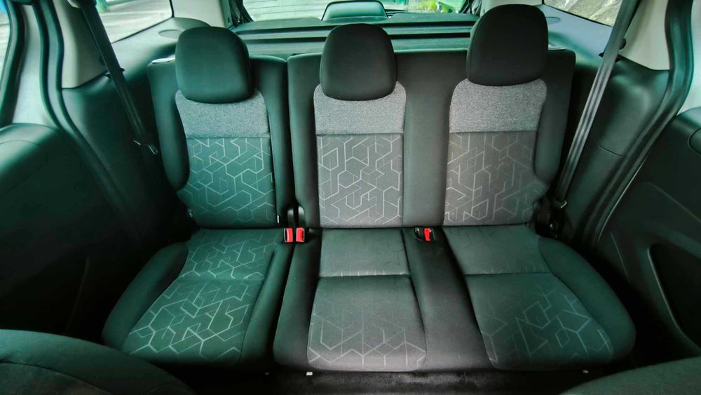 Peugeot Partner 5 lugares versão Tepee 1.6HDI