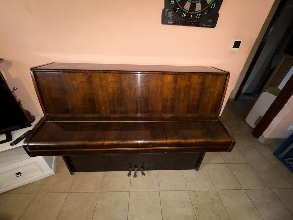 Pianino Legnica