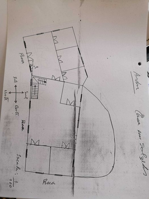 Casa para reconstrução em frente ao convento de Salzedas