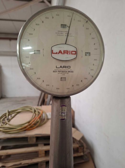 Balança Antiga Industrial Mecânica LARIO / Avery Portuguesa