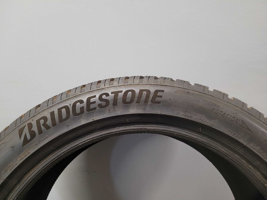 2x255/45R20 Bridgestone Blizzak LM005, 105V XL, 2023/2024 rok, 7,5mm