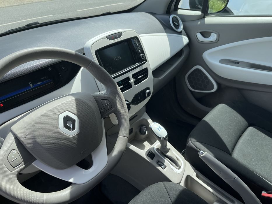 Renault Zoe 2018 – 37.000km – Bateria Própria – Carregamento Rápido AC 43kW – Impecável