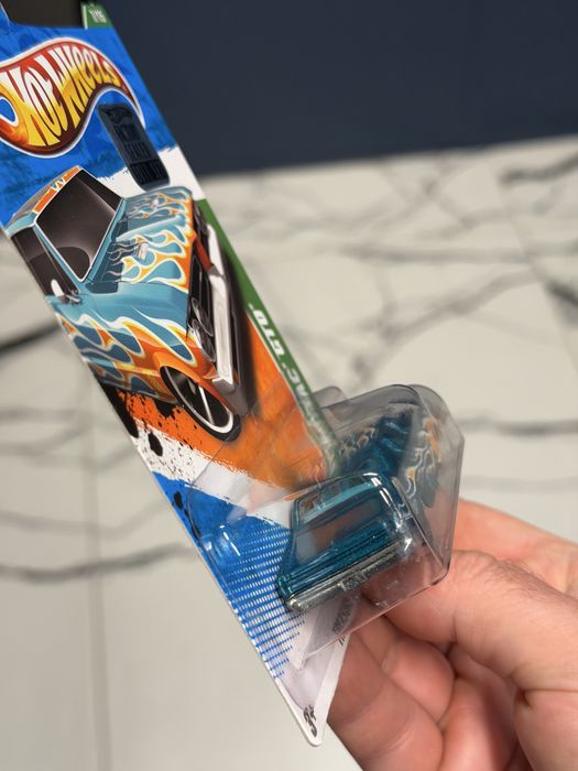 Hot Wheels ’64 Pontiac GTO V8 treasure hunt TH factory sealed 2011!